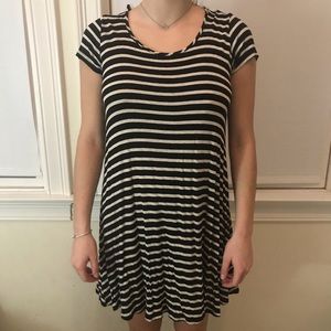 FOREVER 21 T-SHIRT DRESS